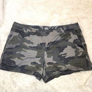 New York & Company Camo Shorts